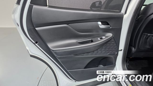 Hyundai Santafe 2023 — photo 15