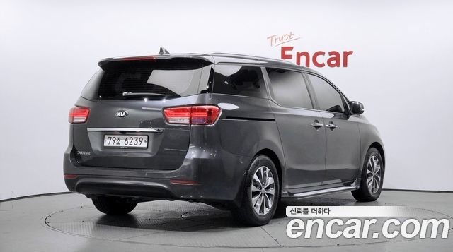 Kia Canival 2016 — photo 2