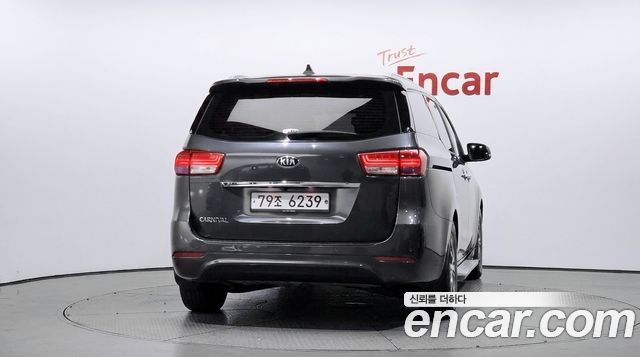 Kia Canival 2016 — photo 4