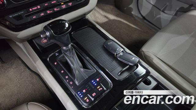 Kia Canival 2016 — photo 9