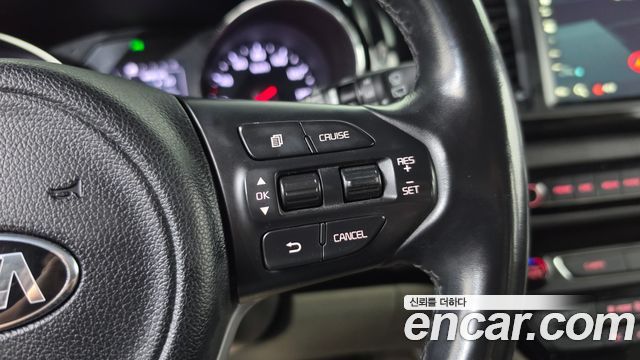 Kia Canival 2016 — photo 17