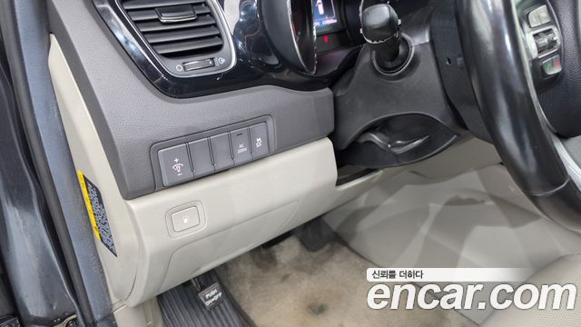 Kia Canival 2016 — photo 20