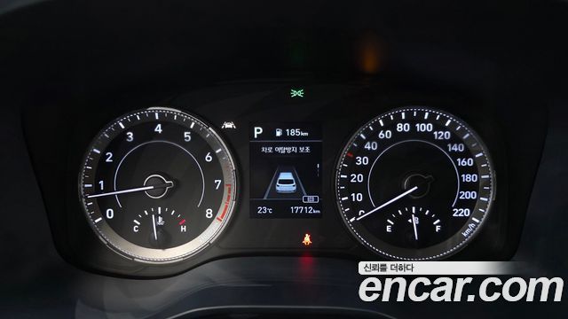 Hyundai Venue 2022 — photo 11