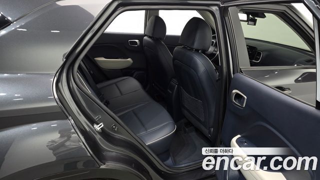 Hyundai Venue 2022 — photo 18