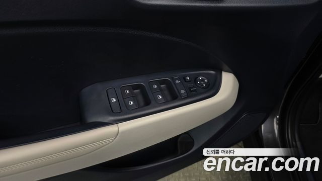 Hyundai Venue 2022 — photo 23