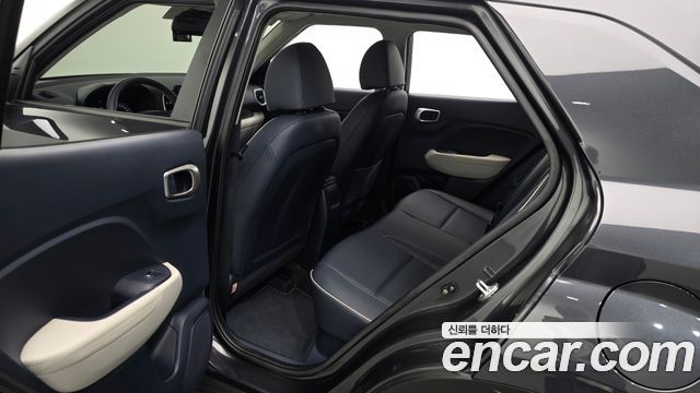Hyundai Venue 2022 — photo 16