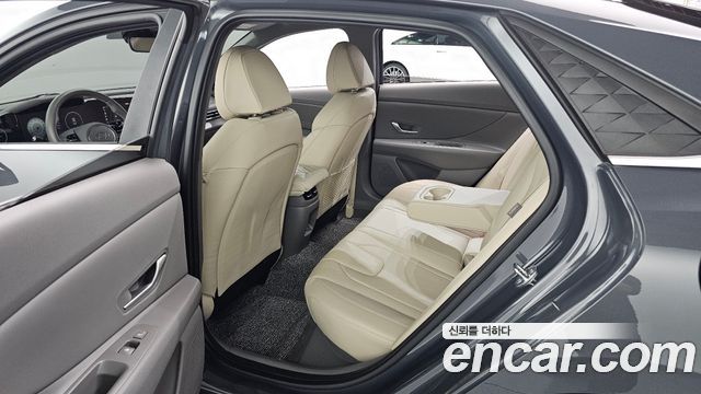 Hyundai AVANTE 2024 — photo 11