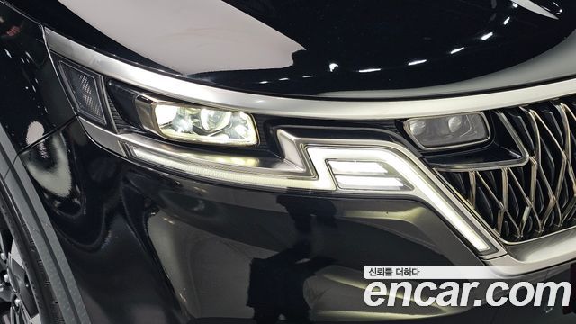 Kia Canival 2023 — photo 8