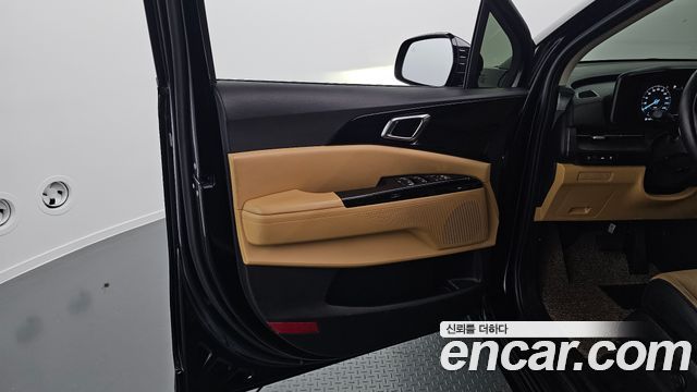 Kia Canival 2023 — photo 14