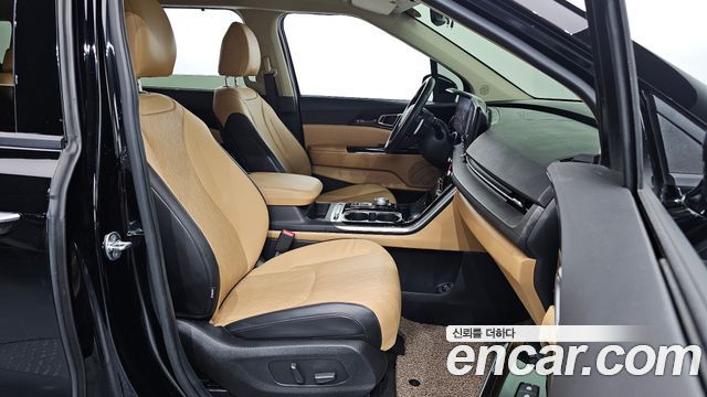 Kia Canival 2023 — photo 16