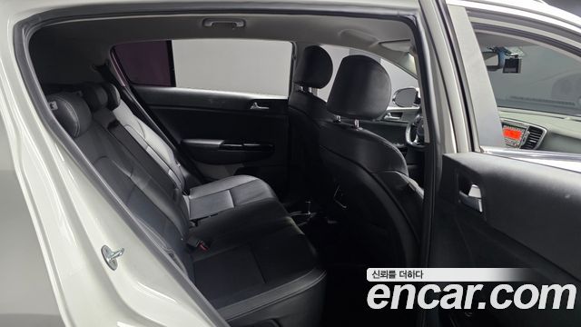 Kia Sportage 2016 — photo 17