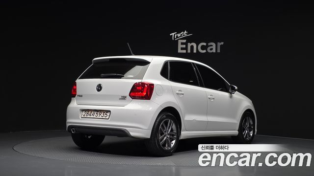 Volkswagen Polo 2016 — photo 2