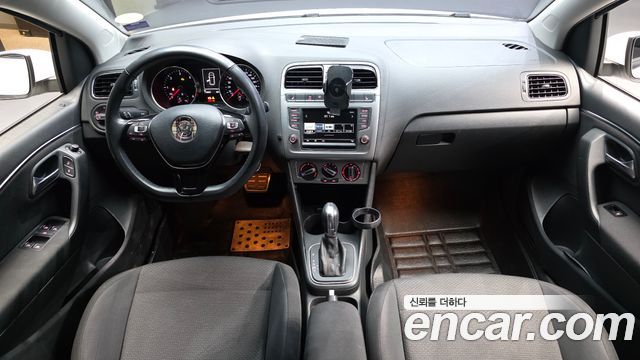 Volkswagen Polo 2016 — photo 7