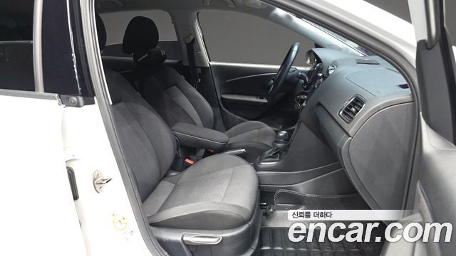 Volkswagen Polo 2016 — photo 11