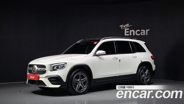 Mercedes-Benz GLB-Class 2023 — photo 1