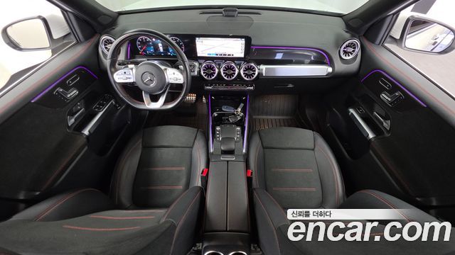 Mercedes-Benz GLB-Class 2023 — photo 10