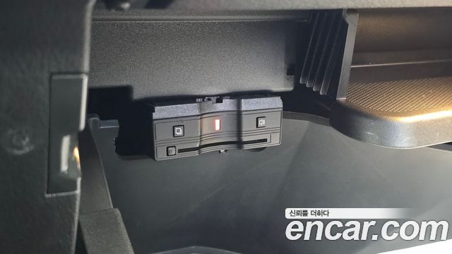 Mercedes-Benz GLB-Class 2023 — photo 16