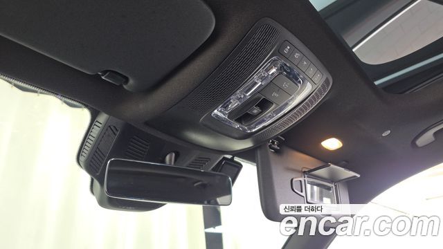 Mercedes-Benz GLB-Class 2023 — photo 27