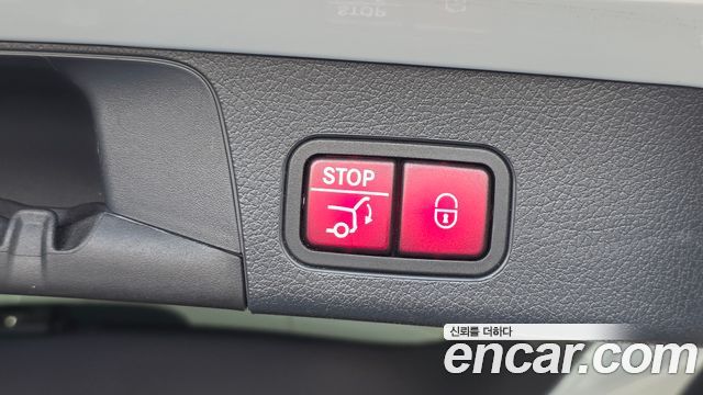 Mercedes-Benz GLB-Class 2023 — photo 30
