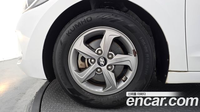 Hyundai AVANTE 2016 — photo 5