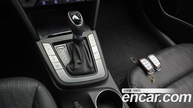 Hyundai AVANTE 2016 — photo 9