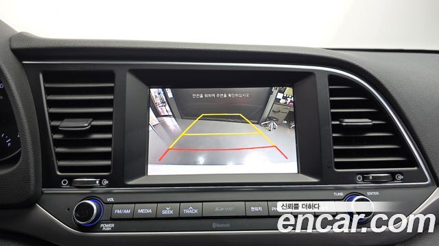 Hyundai AVANTE 2016 — photo 14