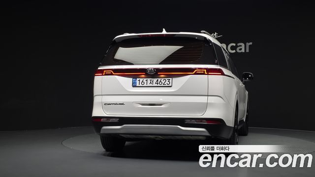 Kia Canival 2021 — photo 4