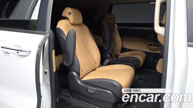 Kia Canival 2021 — photo 18