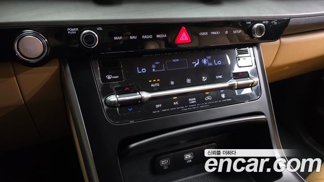 Kia Canival 2021 — photo 23
