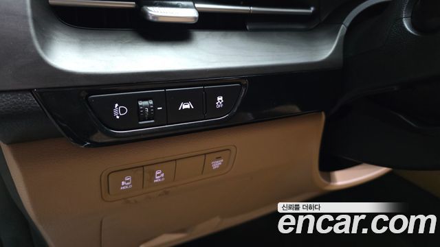 Kia Canival 2021 — photo 28