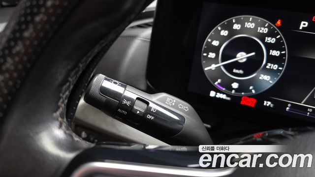 Kia Canival 2021 — photo 29