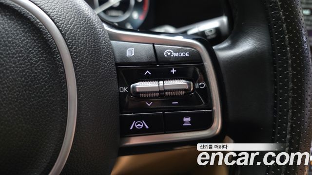 Kia Canival 2021 — photo 31