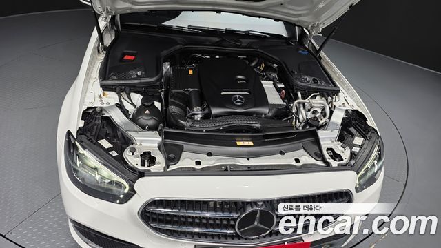 Mercedes-Benz E-Class 2022 — photo 6