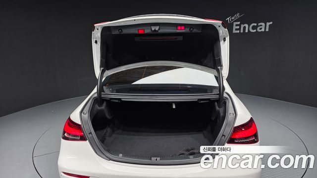 Mercedes-Benz E-Class 2022 — photo 26