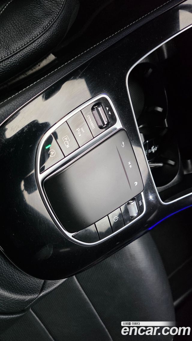 Mercedes-Benz E-Class 2022 — photo 28