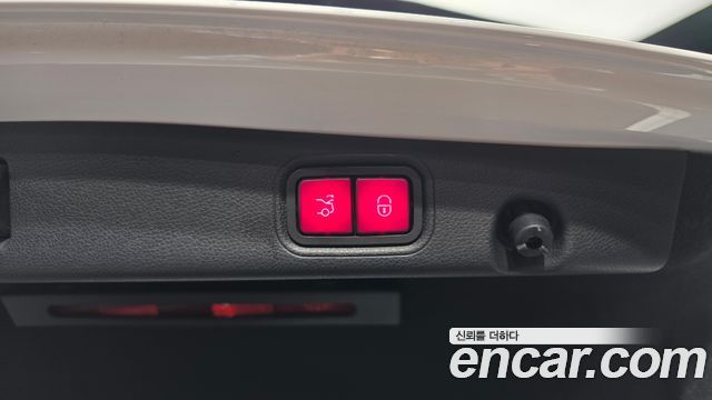 Mercedes-Benz E-Class 2022 — photo 31