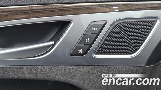 Genesis G80 2019 — photo 18