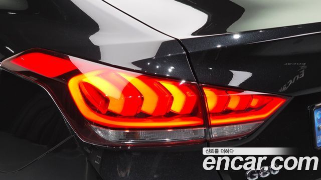 Genesis G80 2019 — photo 9