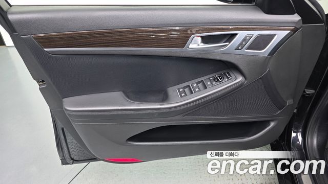 Genesis G80 2019 — photo 14