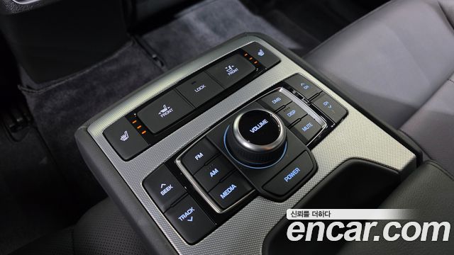Genesis G80 2019 — photo 28