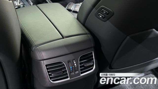 Genesis G80 2019 — photo 29