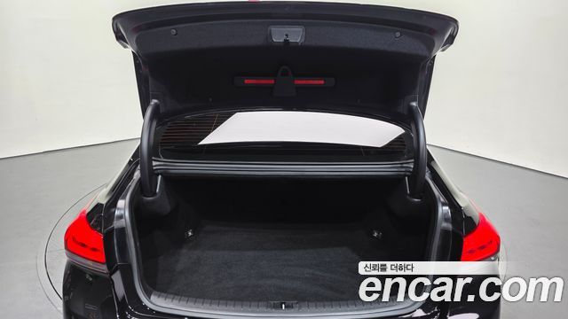 Genesis G80 2019 — photo 31