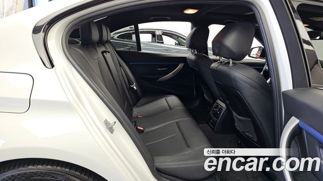 BMW 3-Series 2017 — photo 12