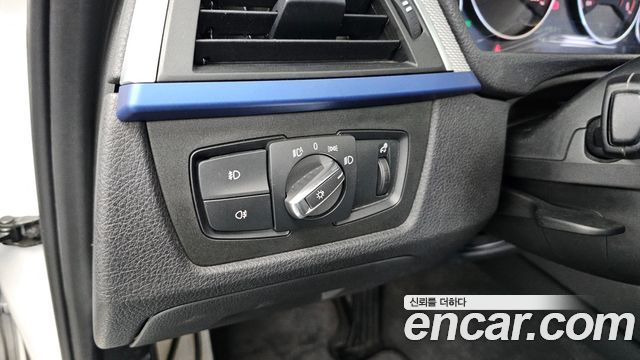 BMW 3-Series 2017 — photo 19