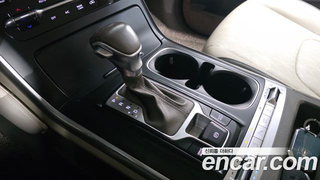 Kia Canival 2021 — photo 9