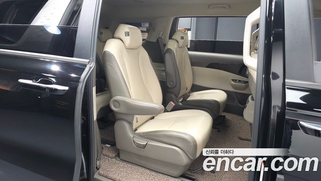 Kia Canival 2021 — photo 12