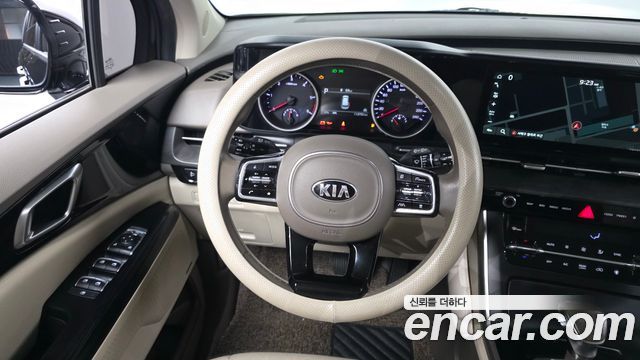 Kia Canival 2021 — photo 13