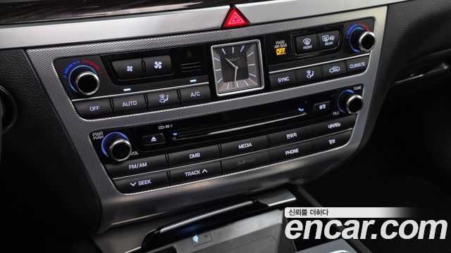 Genesis G80 2017 — photo 19