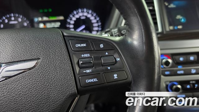 Genesis G80 2017 — photo 15