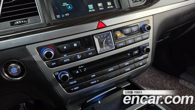 Genesis G80 2017 — photo 16